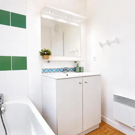Domaine Des Grands Lacs One Bedroom With Pool And Appartamento *