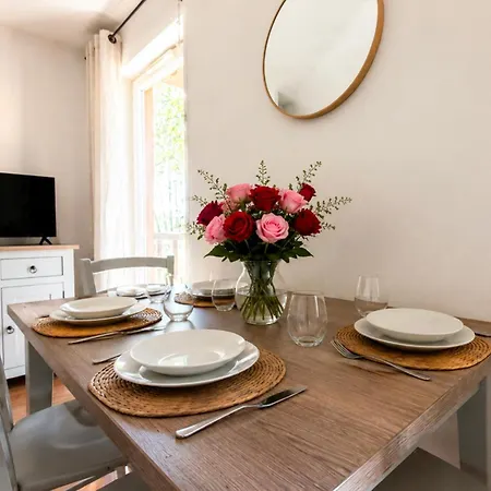 Domaine Des Grands Lacs One Bedroom With Pool And Appartamento